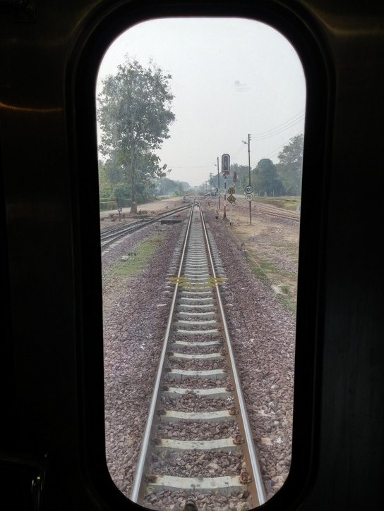 LGV 2015-01-31 thailand bangkok train 13 door tracks window small