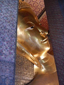 LGV138 2015-01-23 thailand bangkok wat pho reclining buddha face